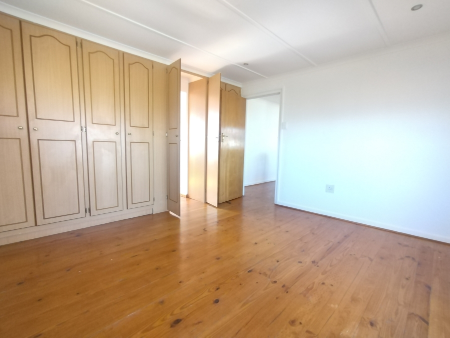 5 Bedroom Property for Sale in Kabeljauws Eastern Cape